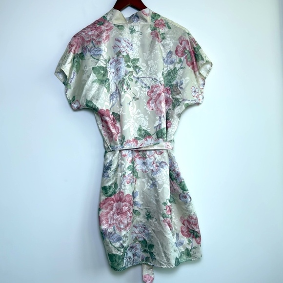 Pinx Satin Floral Kimono Robe - Soft Pink &
Sage - Size M - Picture 4 of 4